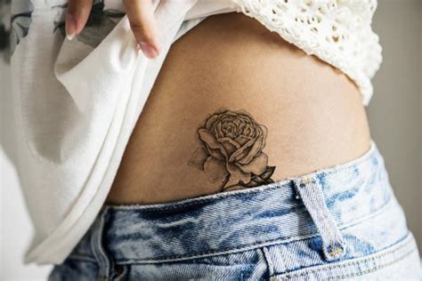 tatuajes en pelvis|Tatuajes femeninos en la pelvis